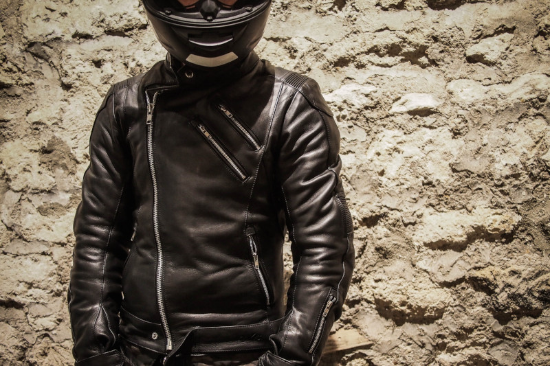 Black Friday blouson de moto, cuir ou textile, ne ratez pas les